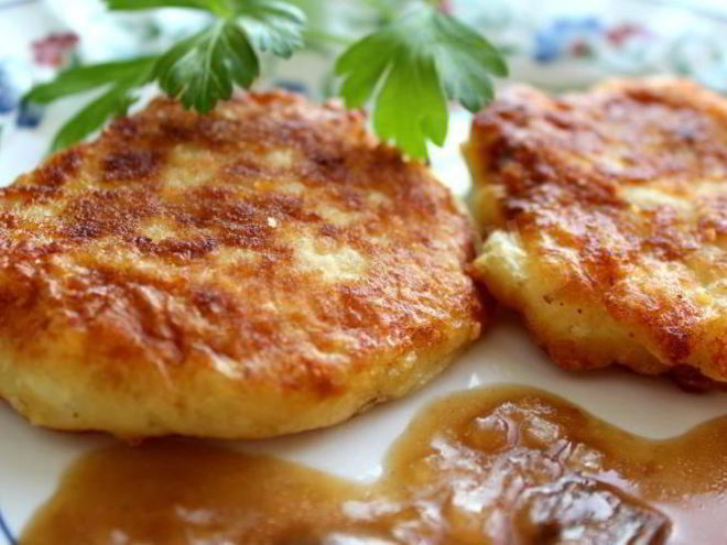 Рецепт котлет картофельных с грибной подливкой