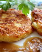 Котлеты картофельные с грибной подливкой