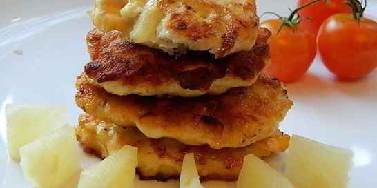 Котлеты куриные с ананасами