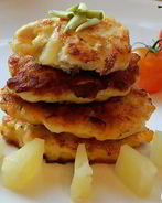 Котлеты куриные с ананасами