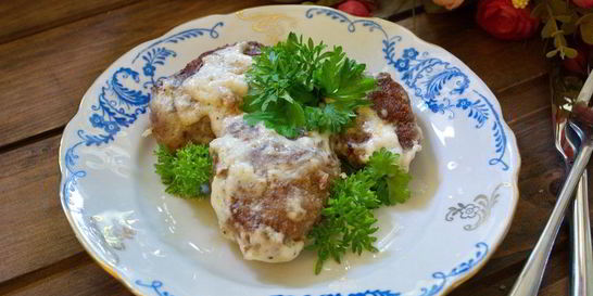 Котлеты под соусом Бешамель