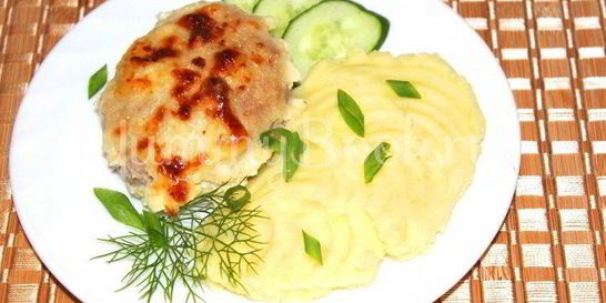 Котлеты под сырным соусом