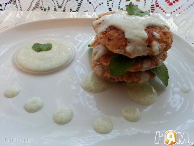 Рецепт крабовых котлет с мятным соусом