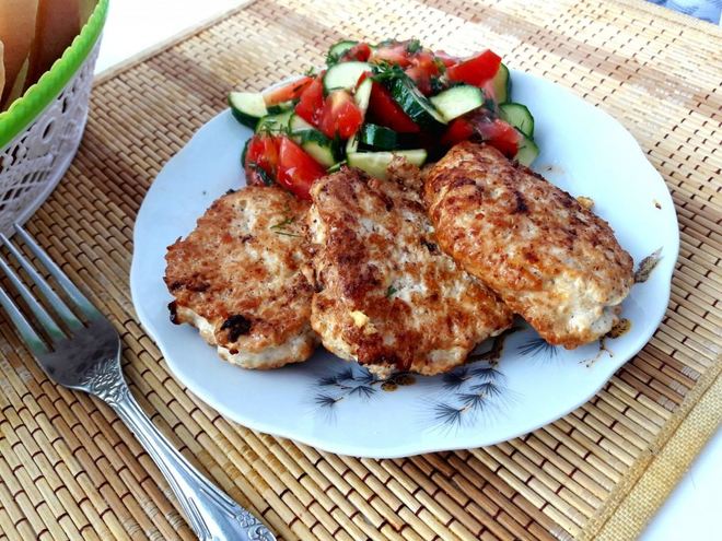 Рецепт куриных котлеток с молоком