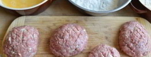 мясные котлеты с грибами праздничные. Шаг 4