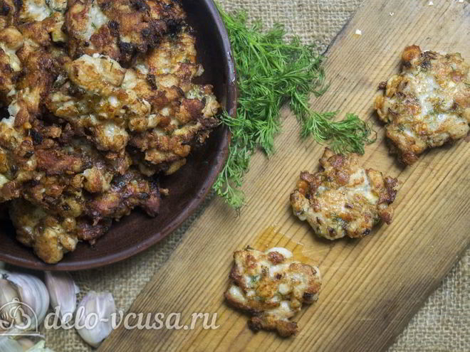 Рецепт рубленных куриных котлет с сыром