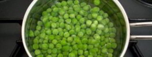 рыбные котлетки с зеленым горошком. Шаг 2