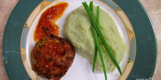 Рыбные котлеты под соусом в духовке