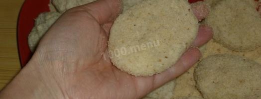 рыбные котлеты с манкой. Шаг 11