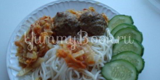 Запеченные котлетки с овощами