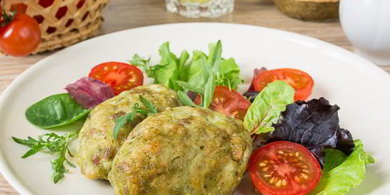 Запеченные куриные котлеты с песто