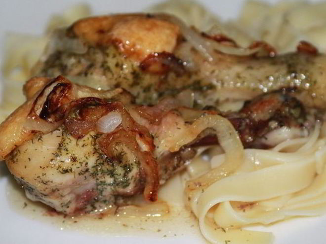 Рецепт куриных ножек под сырными чипсами с пастой тальятелле