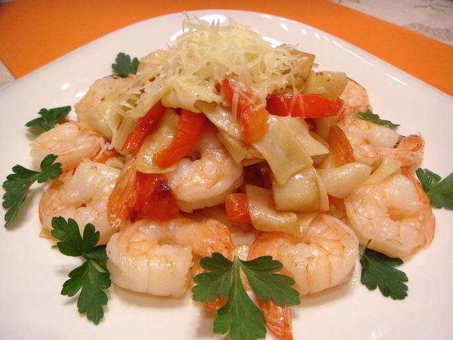 Рецепт лапши паппарделле с креветками и сладким перцем