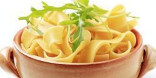 Лапша с куриным филе в сливочном соусе