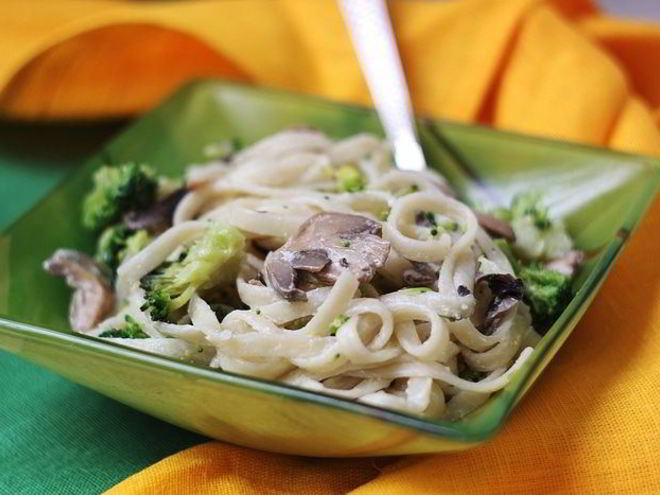 Рецепт лапши со сливочно-грибным соусом