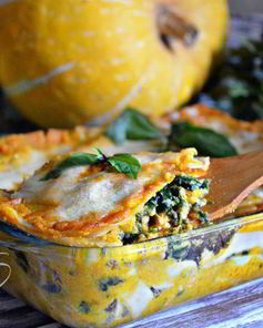 Лазанья из индейки со шпинатом и соусом из тыквы