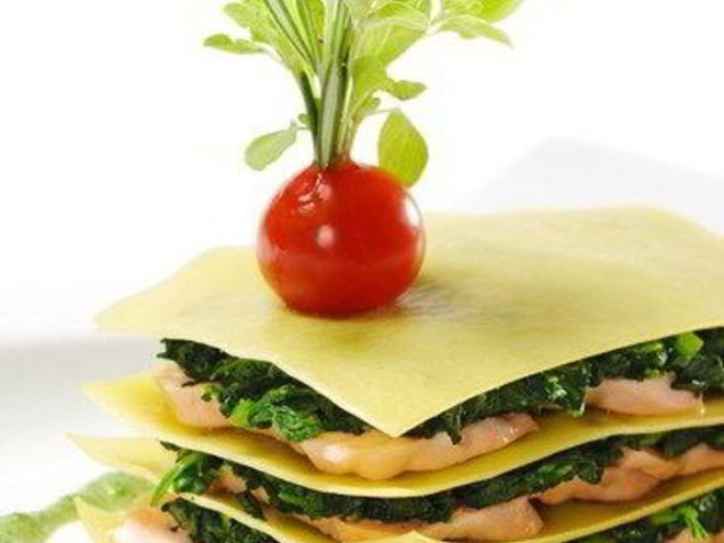 Рецепт лазаний из лосося, креветок и шпината