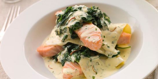 Лазанья с лососем и шпинатом