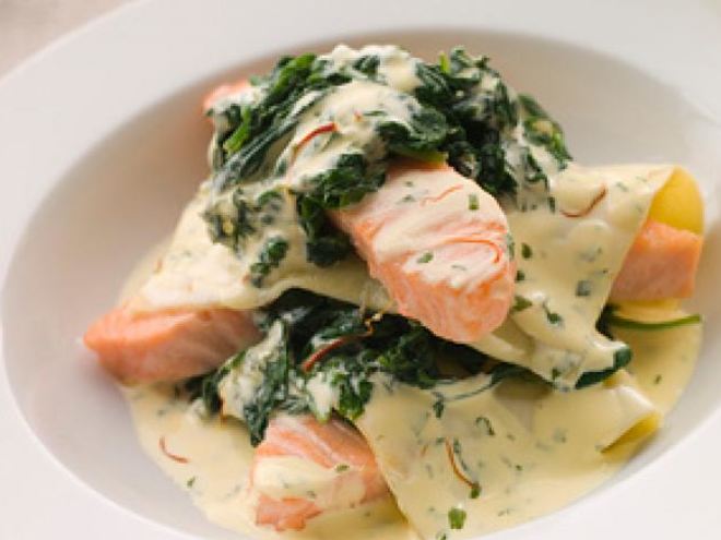 Рецепт лазаний с лососем и шпинатом