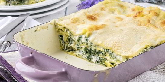 Лазанья со шпинатом и соусом бешамель