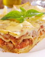 Мясная лазанья под белым соусом