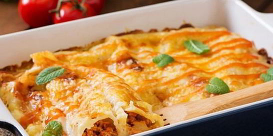 Фаршированные каннеллони с соусом бешамель