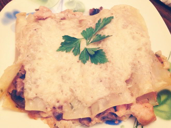 Рецепт каннеллонь, фаршированных курицей и грибами под соусом бешамель