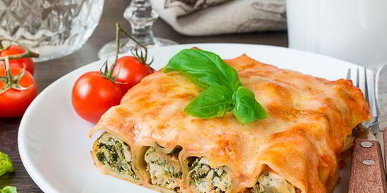 Каннеллони с курицей и шпинатом