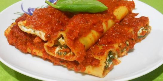 Каннеллони со шпинатом и рикоттой