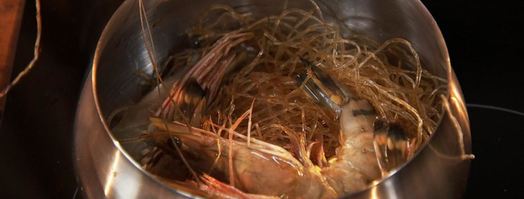 кунг оп вун сен — запеченная с креветками лапша. Шаг 4