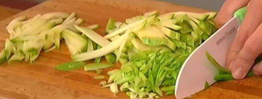 макароны-бабочки с цукини и креветками. Шаг 2