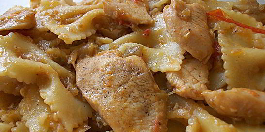 Макароны с курицей и баклажанами