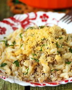 Макароны с мясным фаршем и сыром