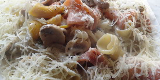 Паста кампанеллe с грибами в соусе из рокфора