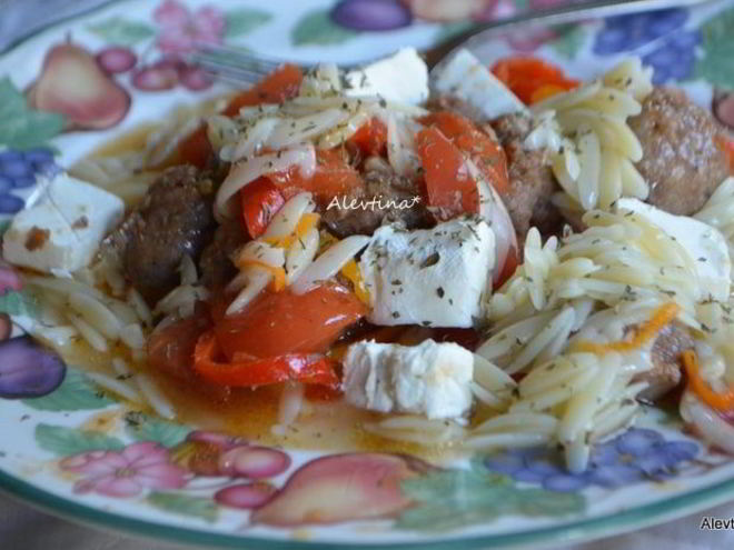 Рецепт пасты орзо с колбасой, томатами и сладким перцем