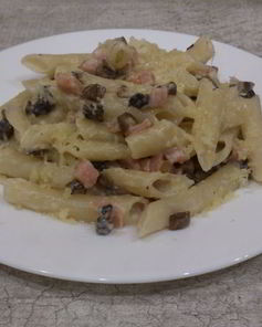 Паста с грибами и ветчиной