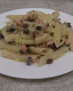 Паста с грибами и ветчиной