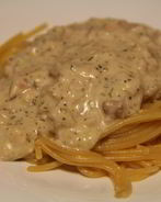 Паста с копченой курицей и плавленным сыром