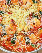 Паста с креветками в томатном соусе