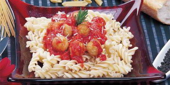 Паста с куриными шариками