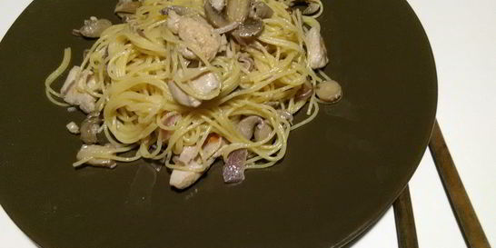 Паста с курицей и грибами