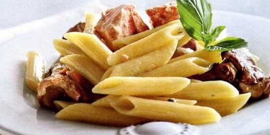 Паста с лососем, грибами и сыром