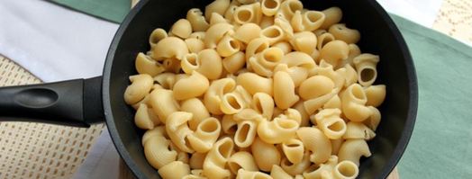 паста с ветчиной, томатами и авокадо. Шаг 4