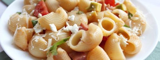 паста с ветчиной, томатами и авокадо. Шаг 7