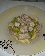 Паста со свининой и кабачком в травах