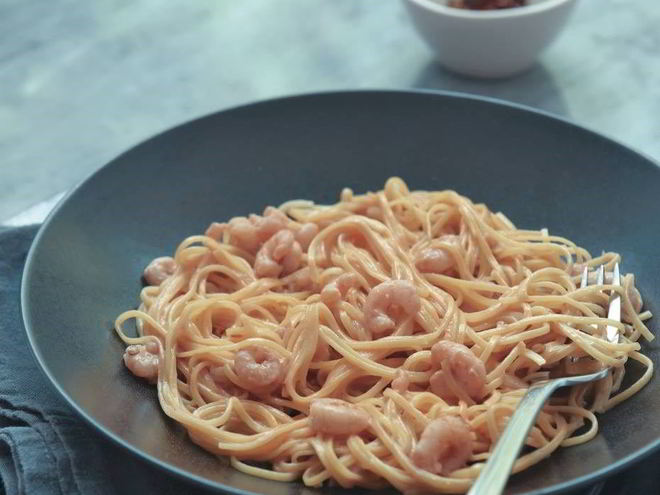 Рецепт розовой пасты с креветками