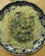 Спагетти карбонара с курицей и грибами