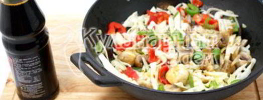 спагетти с овощами и соевым соусом. Шаг 4