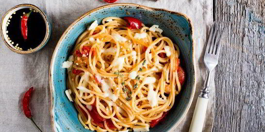 Спагетти с томатами и рикоттой