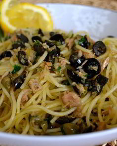 Спагетти с тунцом